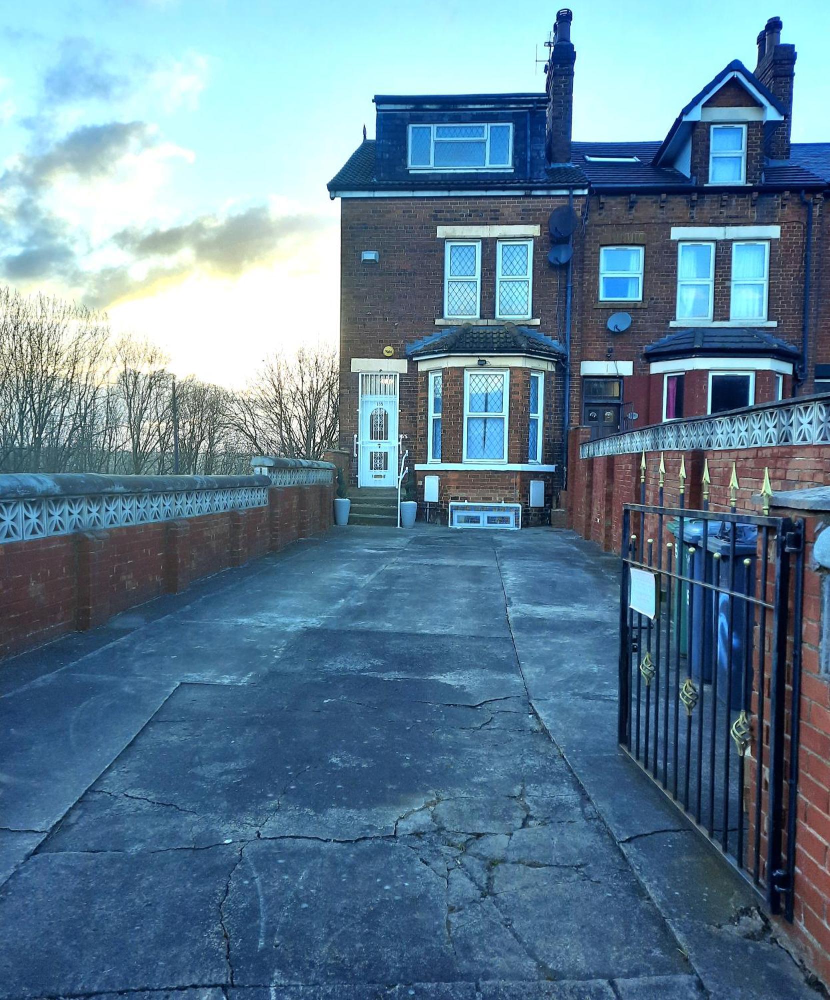 Home In Woodhouse, Leeds 利兹 外观 照片
